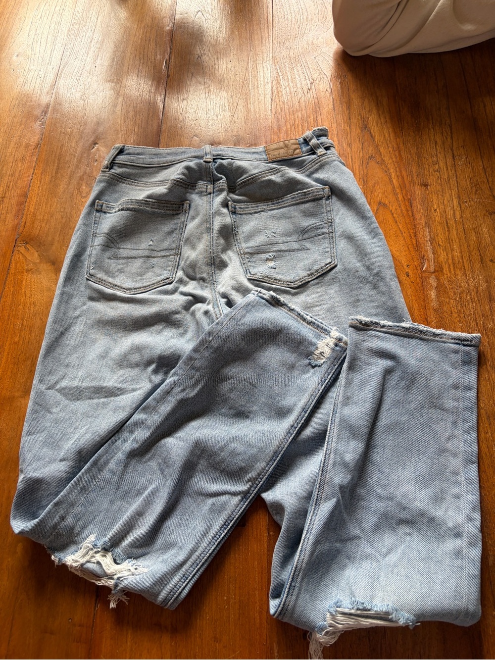 American Eagle Outfitters Light Blue Denim Jeans - Picture 3 of 6